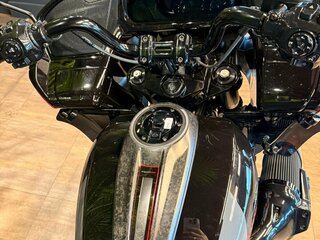 2025 Harley-Davidson CVO Road Glide ST, серый, 6500000 рублей, вид 2
