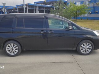 2010 Toyota ISis I Рестайлинг, чёрный, 480000 рублей, вид 3