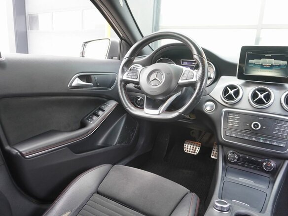 2016 Mercedes-Benz GLA 250 I (X156), серый, 1900000 рублей - вид 12