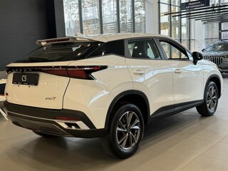2025 Omoda C5 I Рестайлинг, белый, 2939000 рублей, вид 4