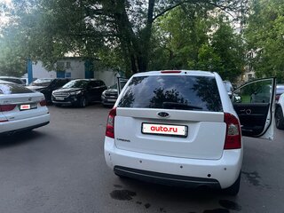 2011 Kia Carens II (UN), белый, 510000 рублей, вид 5