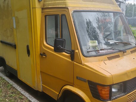 1994 Mercedes-Benz T1, жёлтый, 570000 рублей, вид 2
