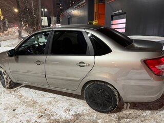 2020 Lada (ВАЗ) Granta I Рестайлинг, серебристый, 900000 рублей, вид 3