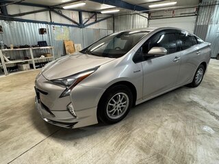 2015 Toyota Prius IV (XW50), бежевый, 1680000 рублей, вид 1