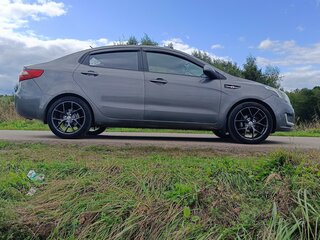 2014 Kia Rio 6-speed III, серый, 580000 рублей, вид 3