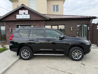 2020 Toyota Land Cruiser Prado 150 Series Рестайлинг 2, чёрный, 4150000 рублей, вид 2