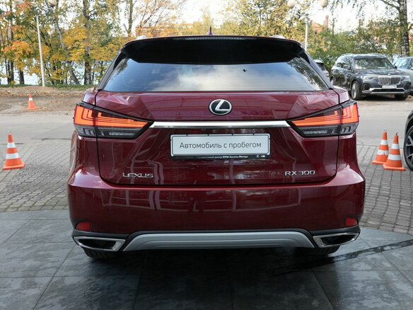 2022 Lexus RX 300 IV Рестайлинг, красный, 5850000 рублей - вид 1