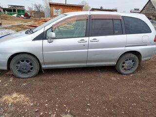 2001 Nissan Liberty, серый, 350000 рублей, вид 2