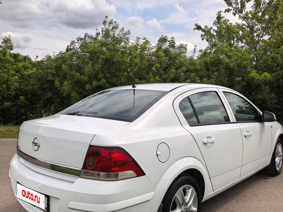 2013 Opel Astra H Рестайлинг, белый, 750000 рублей - вид 4
