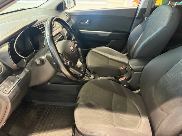2014 Kia Rio 6-speed III, красный, 999000 рублей - вид 6