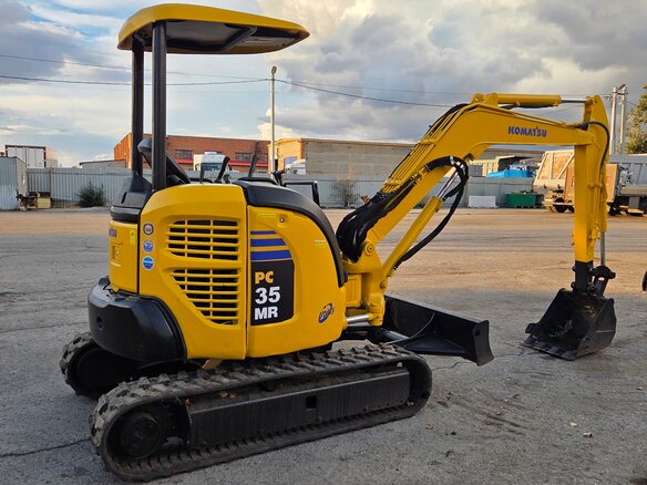 2015 Komatsu PC30MR, жёлтый, 1870000 рублей - вид 10