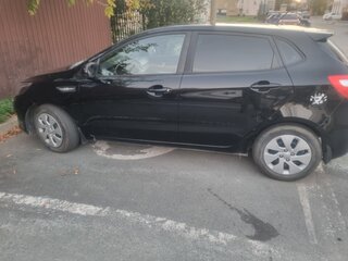 2013 Kia Rio III, чёрный, 780000 рублей, вид 5