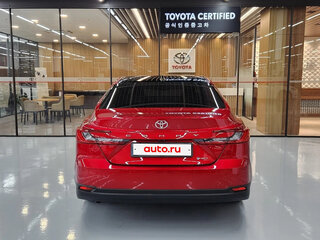 2025 Toyota Camry IX (XV80), красный, 6466027 рублей, вид 3