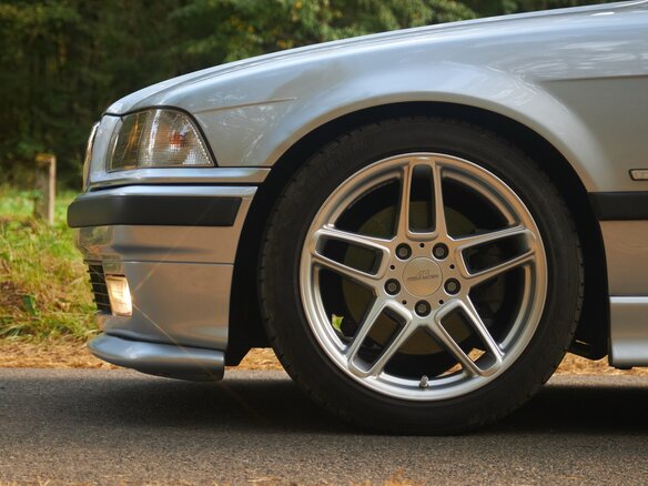 1996 BMW 3 серии 328i III (E36), серебристый, 1700000 рублей - вид 12