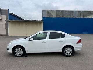 2012 Opel Astra H Рестайлинг, белый, 525000 рублей, вид 4