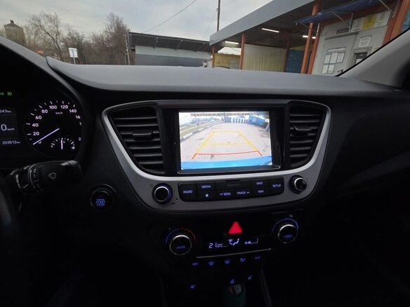 2018 Hyundai Solaris II, синий, 1500000 рублей - вид 7
