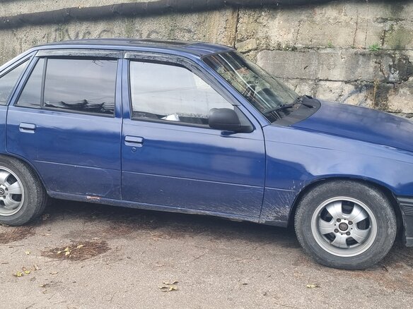 1987 Opel Kadett E, синий, 150000 рублей - вид 1
