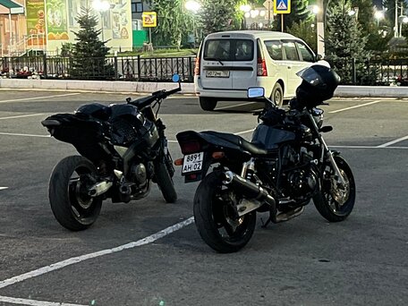 1998 Honda CB 400 Super Four, чёрный, 300000 рублей, вид 3