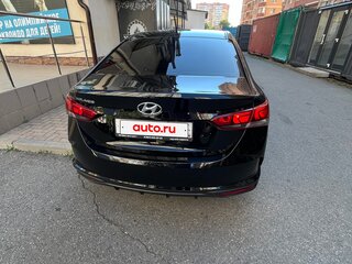 2020 Hyundai Solaris II Рестайлинг, чёрный, 1599999 рублей, вид 4