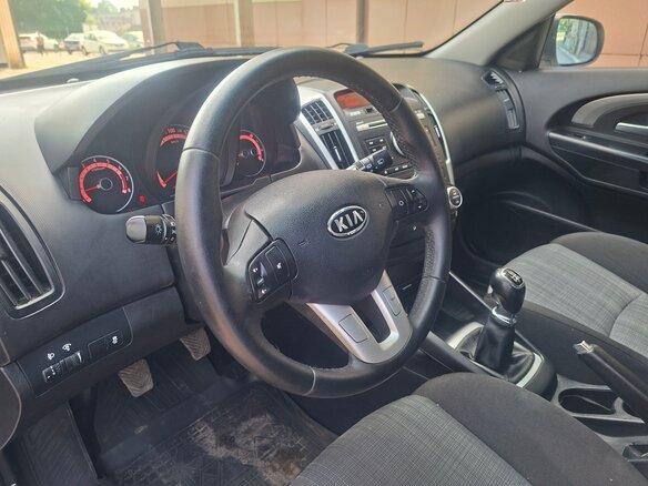 2011 Kia Ceed I Рестайлинг, белый - вид 12