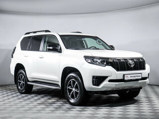 2021 Toyota Land Cruiser Prado 150 Series Рестайлинг 3, белый, 6649000 рублей, вид 3