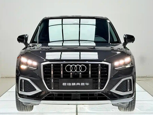 2022 Audi Q2 35 TFSI I Рестайлинг, чёрный - вид 1