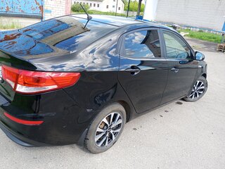 2016 Kia Rio III Рестайлинг, чёрный, 820000 рублей, вид 5