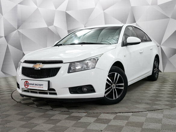 2012 Chevrolet Cruze I, белый, 650000 рублей