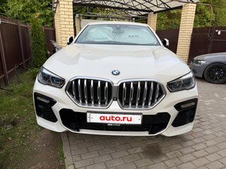 2021 BMW X6 40d III (G06), белый, 6200000 рублей, вид 4