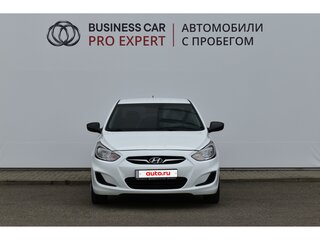 2012 Hyundai Solaris I, белый, 700000 рублей, вид 2