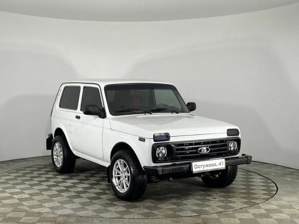 2017 Lada (ВАЗ) 2121 (4x4) I Рестайлинг, белый, 580000 рублей - вид 2