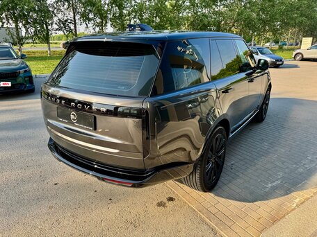 2024 Land Rover Range Rover P550e V, серый, 22400000 рублей, вид 2