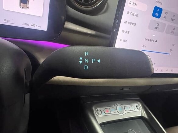 2025 BYD Dolphin 45.12 kWh I Рестайлинг, белый, 1920000 рублей - вид 9