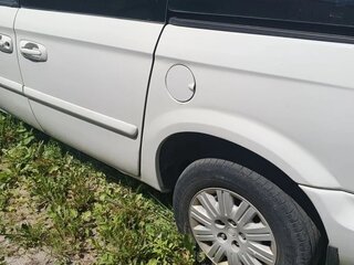 2004 Chrysler Town & Country IV, белый, 420000 рублей, вид 2