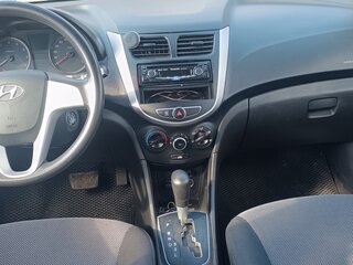 2011 Hyundai Solaris I, красный, 585000 рублей, вид 5