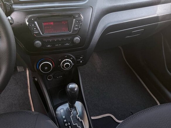 2012 Kia Rio 4-speed III, бежевый, 730000 рублей - вид 11