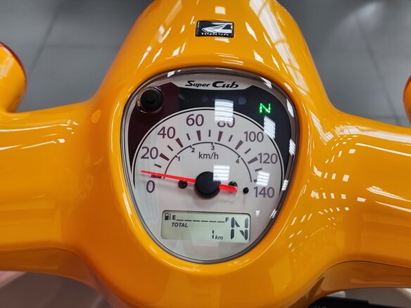 2026 Honda Super Cub, жёлтый, 349900 рублей - вид 5