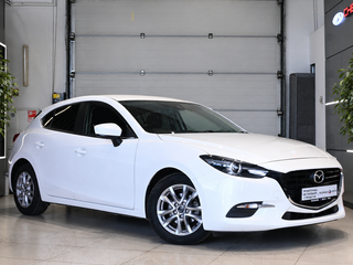 2018 Mazda Axela III Рестайлинг, белый, 1380000 рублей, вид 1
