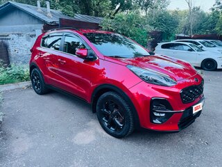 2021 Kia Sportage IV Рестайлинг, красный, 3088000 рублей, вид 4