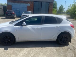 2010 Opel Astra J, белый, 620000 рублей, вид 4