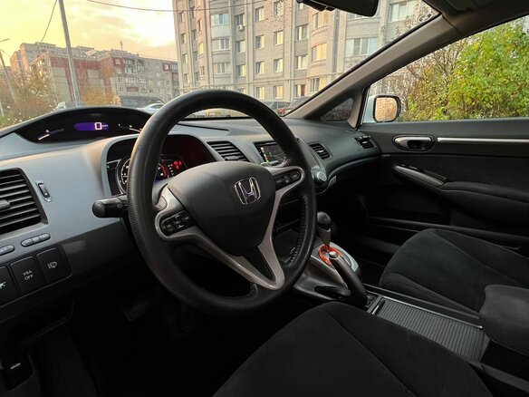 2010 Honda Civic VIII Рестайлинг, белый, 915000 рублей - вид 11