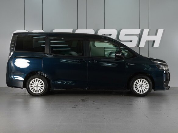 2015 Toyota Voxy III (R80), зелёный - вид 4