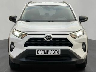 2021 Toyota RAV4 V (XA50), белый, 3290000 рублей, вид 2
