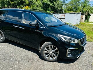 2018 Kia Carnival III, чёрный, 2500000 рублей, вид 2