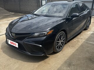 2022 Toyota Camry US Market VIII (XV70) Рестайлинг, чёрный, 3170000 рублей, вид 1