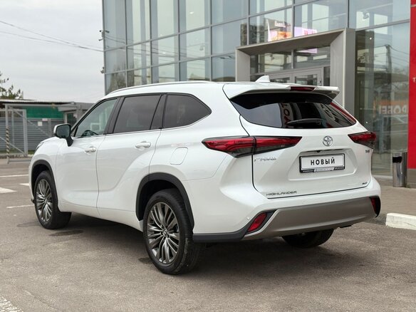 2025 Toyota Highlander IV (XU70), белый, 5550000 рублей - вид 5