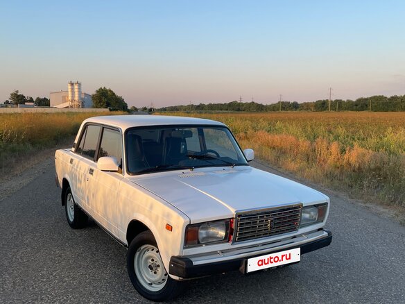 2001 Lada (ВАЗ) 2107, белый, 125000 рублей - вид 3