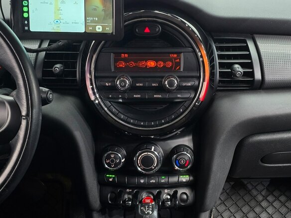 2015 Mini Hatch Cooper D III (F55/F56), красный, 980002 рублей - вид 15