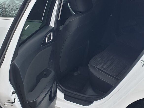 2021 Kia Ceed III, белый, 1700000 рублей - вид 11