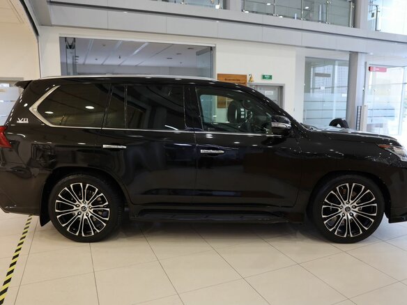 2020 Lexus LX 570 III Рестайлинг 2, чёрный, 12500000 рублей - вид 7